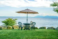 Bonniebrook Lodge Hotels in Gibsons