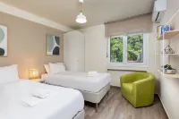 Vouliagmeni Stylish Homes by BluPine