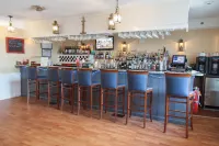 Red Jacket Beach Resort - bar