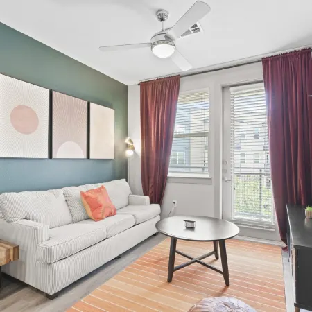 Serene 1Br King Suite Close to Downtown w Fast Wifi