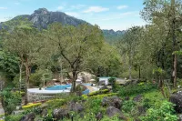 Sterling Munnar - Pools