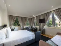 Hotel Principe Torlonia Hotel berhampiran Stesen Metro Jonio