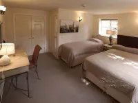 The Hatchet Inn Hotels in Andover