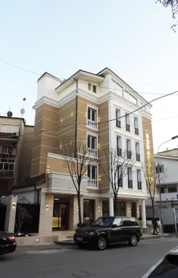 세네토르 호텔 티라나  호텔