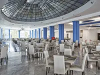 Sandy Beach Resort by Rizos Resorts - All Inclusive Отели рядом с достопримечательностью «Пляж Мессонги»