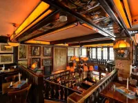 Hotel Und Restaurant Löwenbräu Köln Отели рядом с достопримечательностью «Площадь Альтер Маркт»