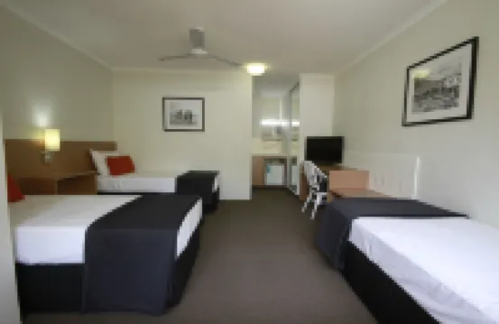 Darcy Arms Hotel Motel