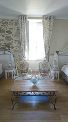 Le Manoir "Aux Douves" - บีแอนด์บี