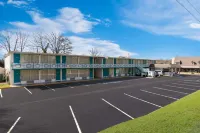 Econo Lodge Clemson - University Area - Parkering