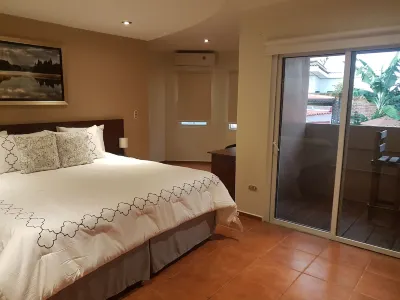 All Days Inn and Out Hotels near Motores y Maquinaria de El Salvador S.A. de C.V.