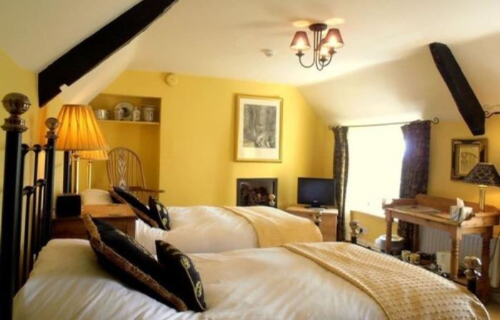 The Hunters Rest Inn