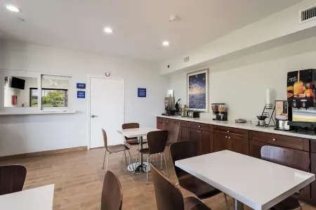 Porter Inn Отели в г. Нью Кейни