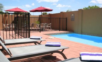 Ventura Inn & Suites Hamilton