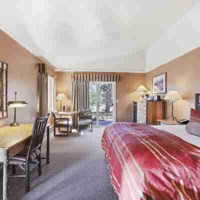 Headwaters Lodge & Cabins at Flagg Ranch Rooms