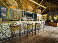 Shearwater's Explorers Village - ที่มีบาร์