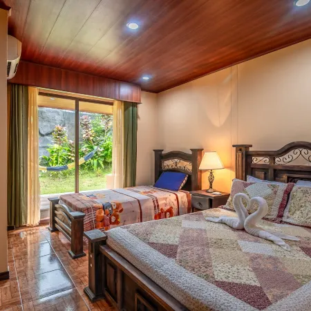 Aunty Arenal Lodge