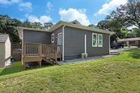 Charming cottage in fabulous Pensacola just steps from the water with water view