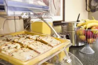 Days Inn by Wyndham Park City Kansas - Breakfast