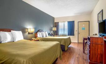 Econo Lodge Inn & Suites
