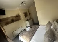 The Village Inn Hotel di Biggar