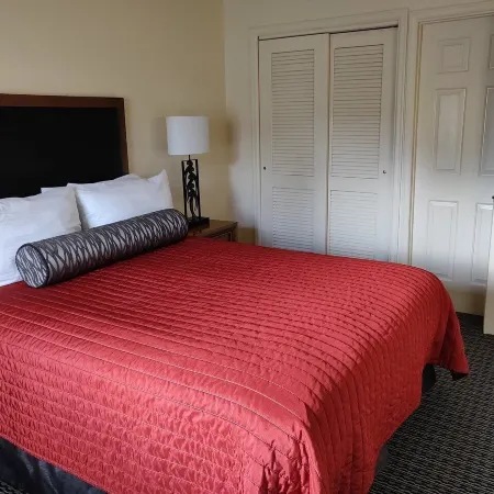 GetAways at the Lodge at Kingsbury Crossing