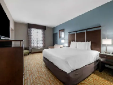 ベストウェスタン プラス ブレーデントン ゲートウェイ ホテル マナティのホテル