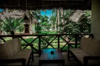 Uroa Bay Beach Resort