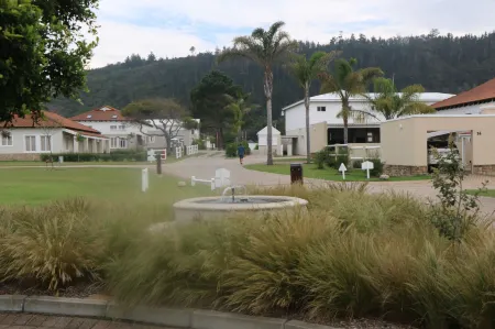 The Dunes Resort 80 & 69 Отели в г. Кеурбоомстран