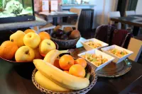 Red Wine - Guest House - breakfast