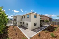 110 Hampden Apartments - balcony