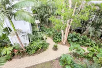 Elysium Private Apartments at Beach Club & Spa