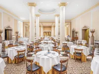 Palácio Estoril Hotel, Golf & Wellness Hotels near Tamariz Beach