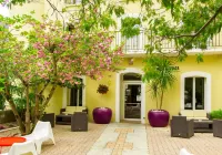 Appart'Hotel Castel Emeraude, Charme et Caractère 프랏드몰로라프레스테 호텔