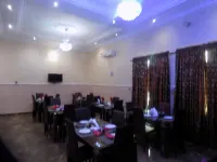 Moongate Hotel and Suites