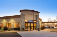 Travelodge by Wyndham Simcoe Hotel in zona Port Dover Lighthouse