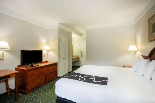 La Quinta Inn & Suites by Wyndham Melbourne Viera Hotels in Brevard County