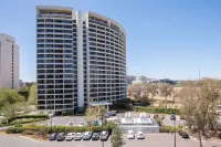 BreakFree Capital Tower Canberra Hotels in Campbell