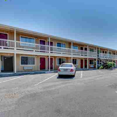 Angels Inn Hotel Exterior