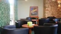 Logis Hôtel & Restaurant - le Saint-Louis Hotel di Asnieres-sur-Vegre