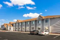 Quality Inn & Suites Near Nas Fallon Hotels in Fallon