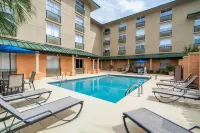 Holiday Inn Express & Suites Bluffton @ Hilton Head Area Hotels in Bluffton