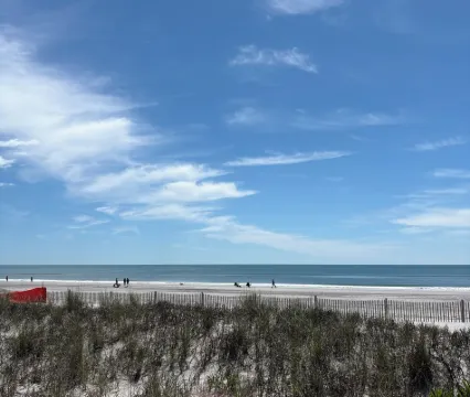 1 Bdrm Bch Blk Condo w Pool, 1st FL - 600 ft fr Beach -Tags and Chairs Included!