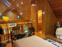Sapphire - A Lovely Cottage in the Woods with Mountain Scenery