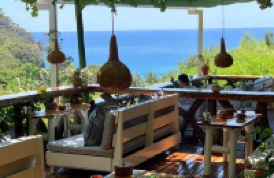 Turan Hill Lounge