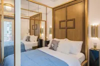 Luxury Suites - Free Parking Hotels in der Nähe von Presentation of Holy Mary (Metropolis)