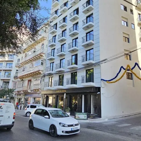Carlton Hotel Отели в г. Слима
