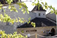 Le Belvédère Hotel et Bien être Hotels in Lauzerte