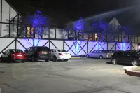 East Norwich Inn - parking