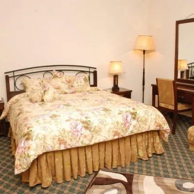 Savoy Inn Guest House Islamabad Отели рядом с достопримечательностью «Торговый центр Centaurus»