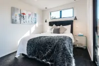 Guesthouse on Queens Hotels in Уаихеке